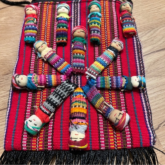 Handmade Guatemalan Worry Doll crossbody purse - Picture 5 of 6